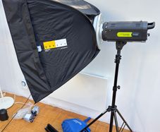 Lastolite Lumen8 F400 Twin Head Studio Flash Kit Complete with Wireless Trigger and Roller Case