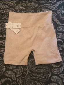 Seamless gym shorts