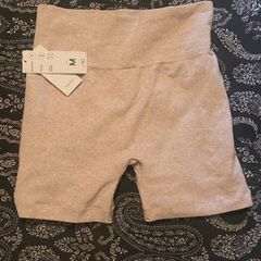 Seamless gym shorts