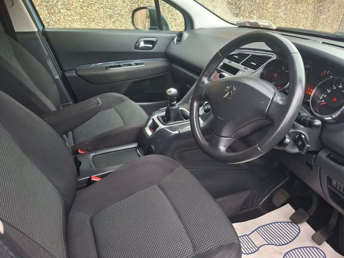 Peugeot 5008 2012