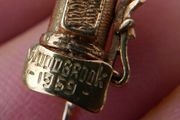 Vintage 9Ct Gold Golf Bag/Golf Clubs Charm/Pendant - 9ct/325 Gold - Moving Charm. 2,4g