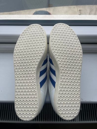 Adidas Gazelle Low Top Sneaker Unused UK 9 for sale