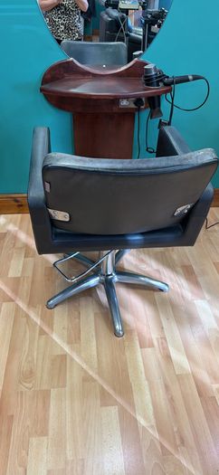 Hair salon chair