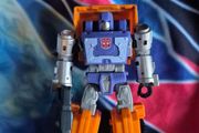 Hasbro WFCK Huffer Deluxe Class Transformers War for Cybertron Kingdom