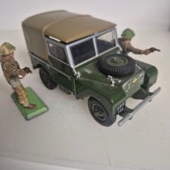 Britains deetail land rover & ww2 soldiers