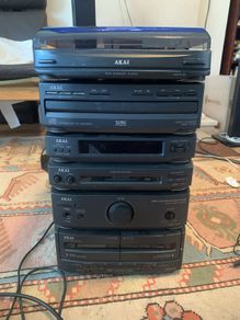Akai Turntable Sound System
