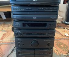 Akai Turntable Sound System