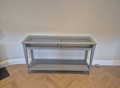 LIATORP console table