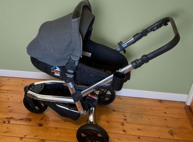 Jane Trider Matrix Light 2 Travel System | Pushchair, Carrycot/Car Seat & Extras
