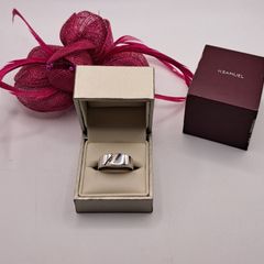 9ct white gold diamond ring size V