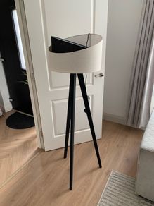 Floor lamp