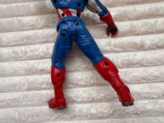 Marvel Captain America 2012 Action Figure approx. 25 cm. Twist Used Please see photos