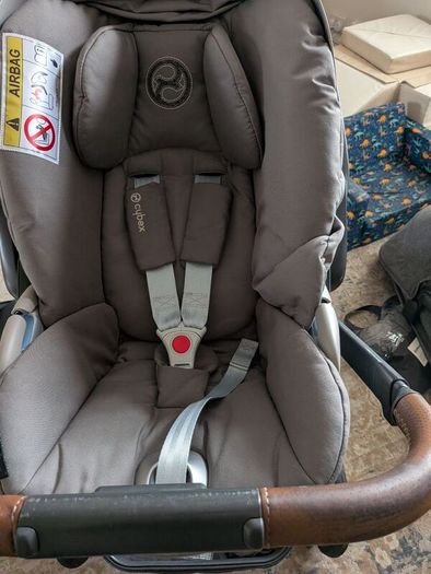 Uppababy Vista V2 Pushchair Frame Carrycot Toddler Seat plus accessories