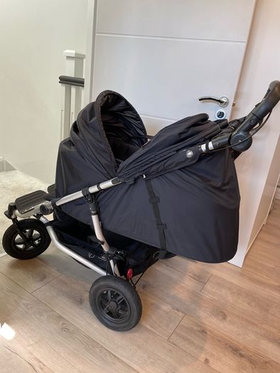 Mountain buggy duet with newborn carry cot and buggy board, complete set for 3 children