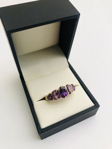 9ct Yellow Gold Graduated Amethyst Ring