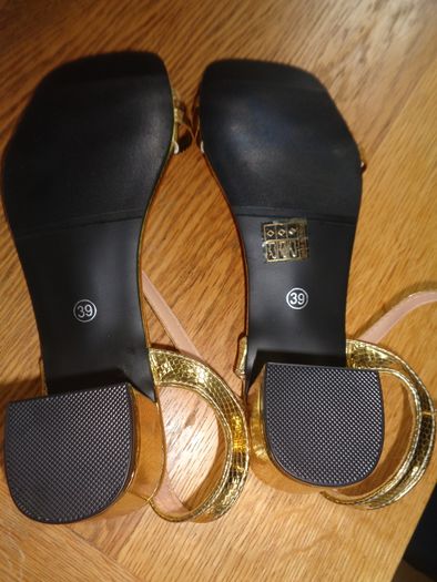 Ladies Gold Sandals for Sale