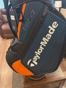 Taylormade Qi4d amid Tour Staff Bag