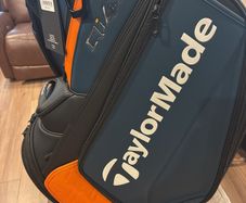 Taylormade Qi4d mid Tour Staff Golf Bag