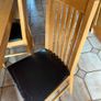 Table and chairs Image 3
