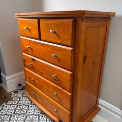 Chest of drawers
