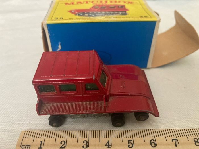 Matchbox 35. Snow-trac. 1964. In box. Missing tracks, price reflects.