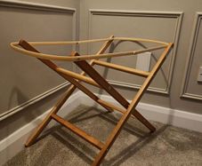 Moses basket stand