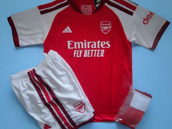 Arsenal 26/27 , Kids Full Kit With Socks , Size 12/13 Yrs