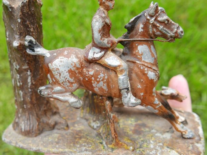 Vintage Mounted Huntsman Match Holder / Striker
