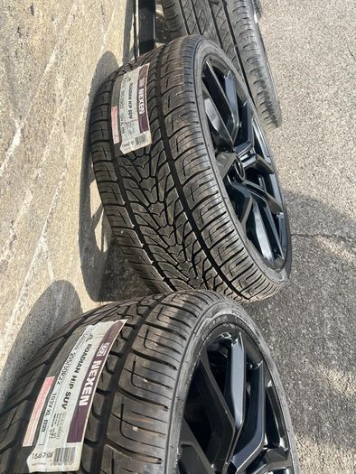 2018 Range Rover sport 22 inch alloys