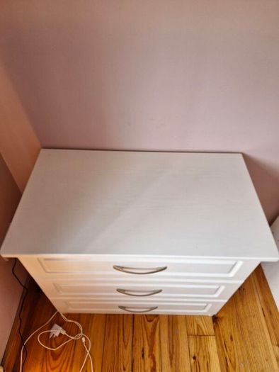 chest of drawers