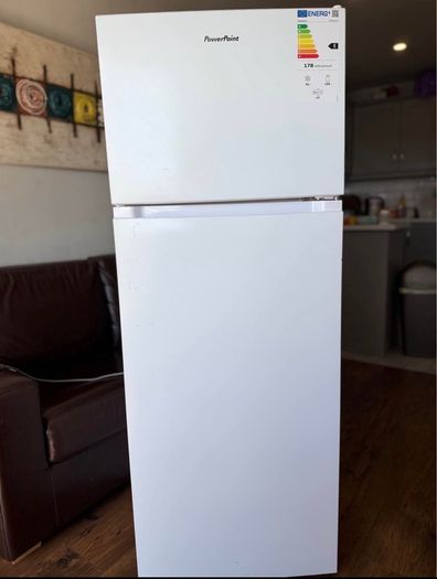 Powerpoint Fridge Freezer  Excellent Condition
