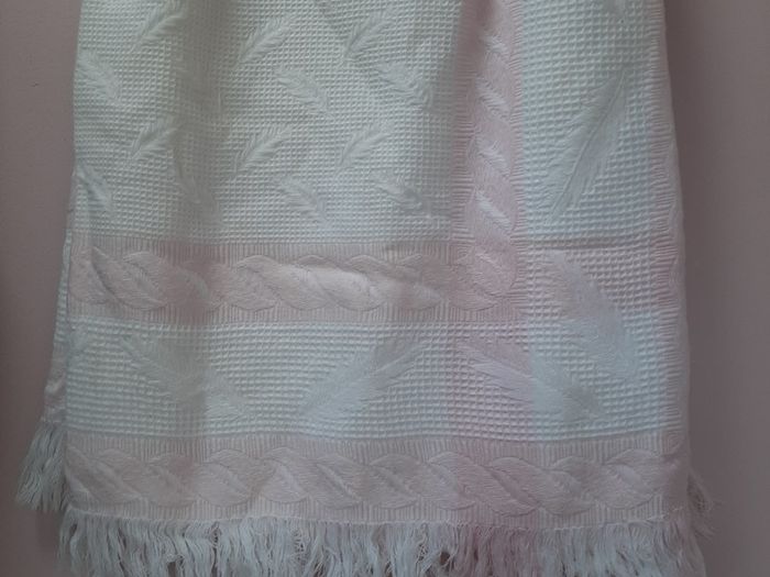 Lovely feather detail  baby blanket