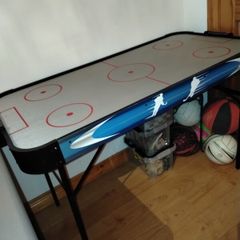 Air Hockey Table