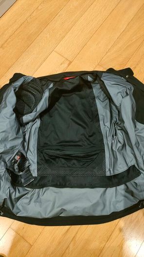 Dainese Carve Master 2 GoreTex set - like new.