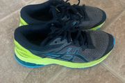 boys running shoes