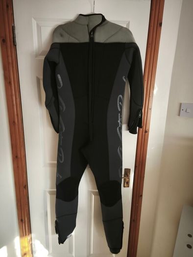 Waterproof wetsuit