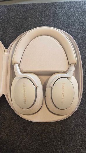 Bowers & Wilkins PX7 S2e Over-Ear Noise-Canceling Wireless Headphones