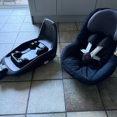Maxi Cosi iSize Base and Seat
