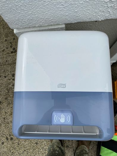 towel dispenser