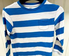 M&S long sleeve T-shirt Age 4-5