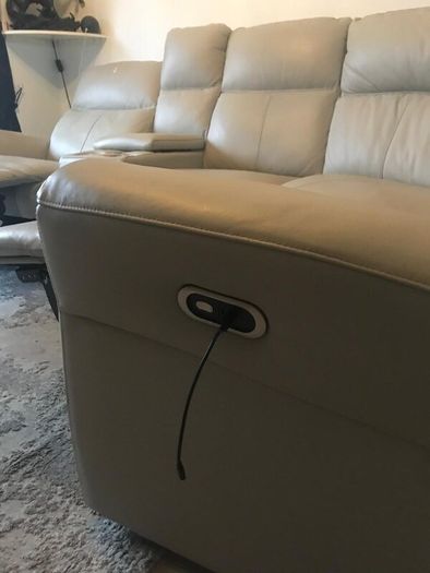 Price drop!! Corner recliner sofa - Cream leather