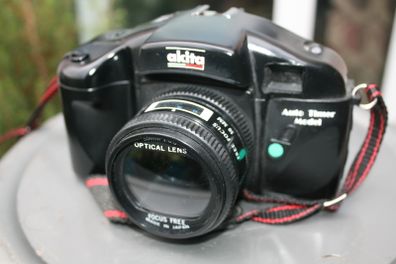 Retro Vintage Akita At-r2000f Auto Timer Model 35mm Film Camera (works Well)