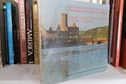 A Pictorial Guide to the Irish Franciscan First Order Foundation: Eolai Pictiurtha do Fhonduireachtai na bhFroinsiasach Eireann den Chead Ord by Frederic Mac Donncha (LP131)