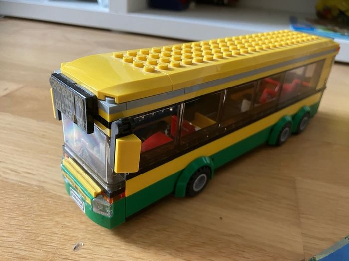 LEGO City Bus Station (60154)