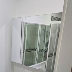 Bathroom mirror cabinet