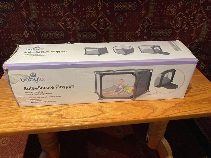 Baby play pen