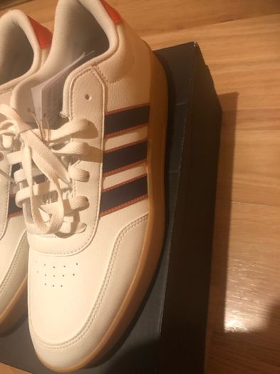 Brand NEW Adidas Men's shoe size 9.5(44)cash or swap