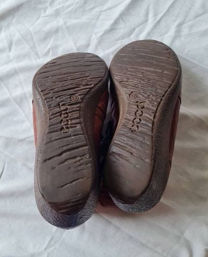 ecco  brown leather boots Size 4 eu 37 zip up in excellent condition