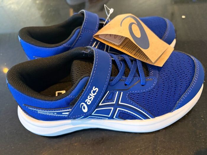 New Kids blue asics runners