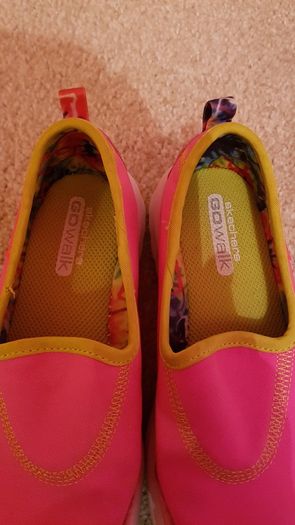 Immaculate Skechers Go Walk